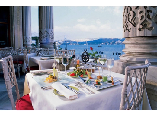 ciragan-palace-kempinski-istanbul-hotel-5-520_390.jpg