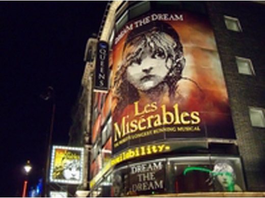 les-miserables-theater-show-in-london-132212.jpg