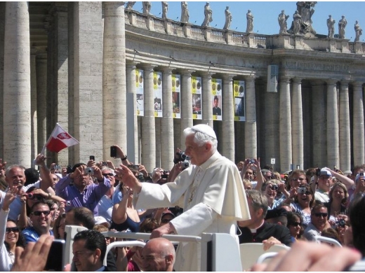 papal-audience-tickets-and-presentation-1-520_390.jpg